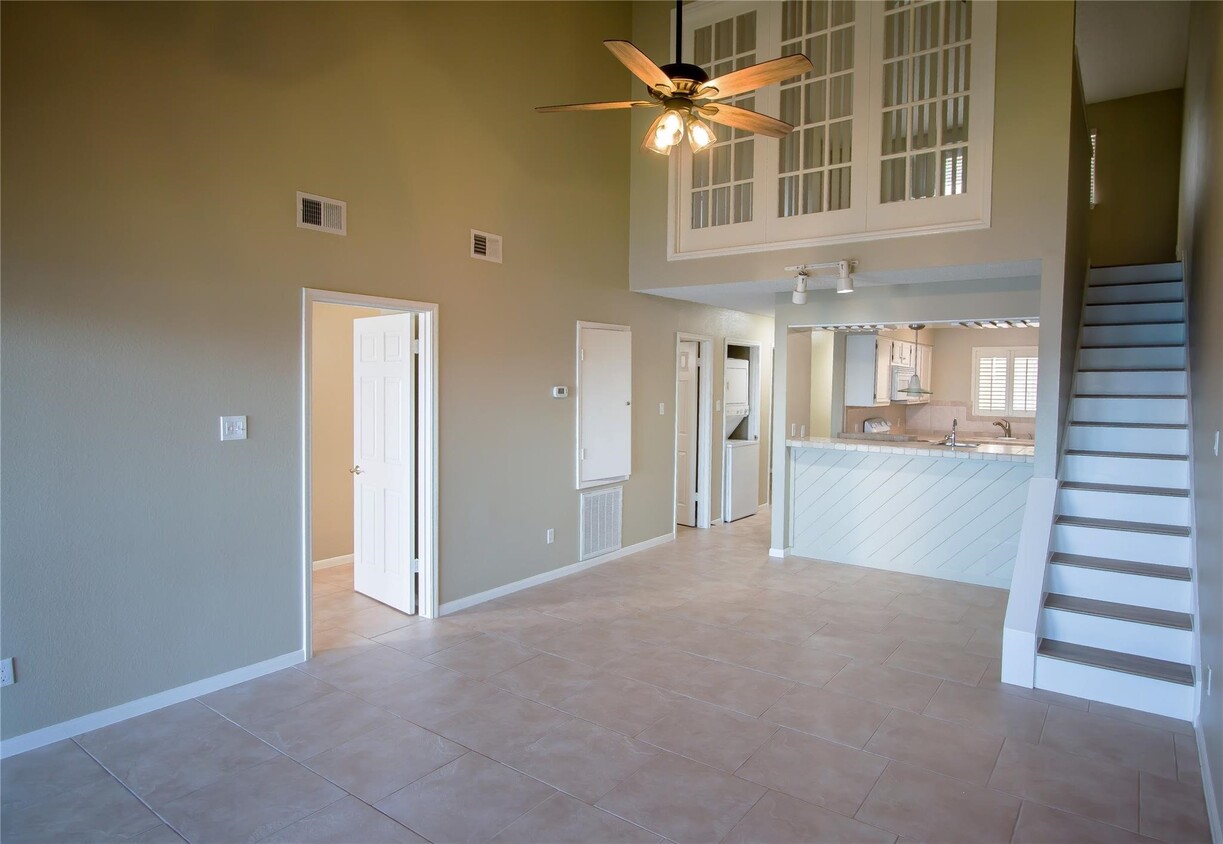Primary Photo - 202 Lakeview Terrace