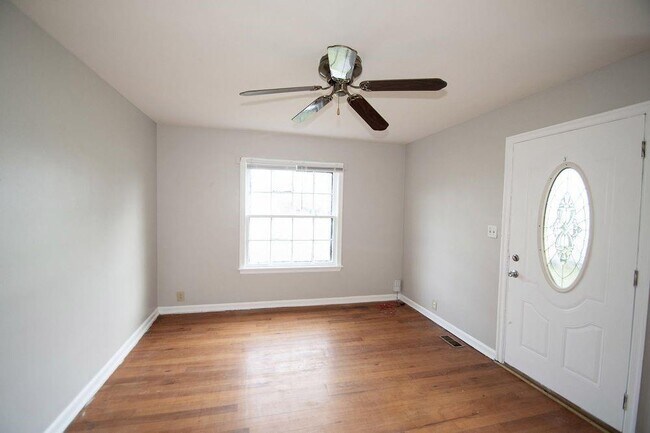 Foto del edificio - 4723 E 34th St