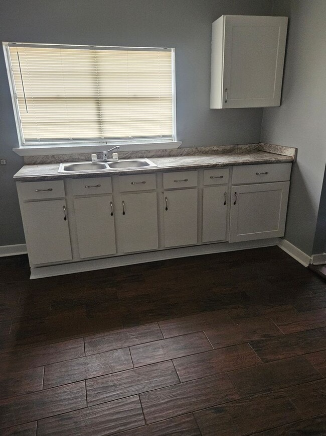 Photo - Available now! THIS PROPERTY IS SECTION 8 FRIENDLY! House