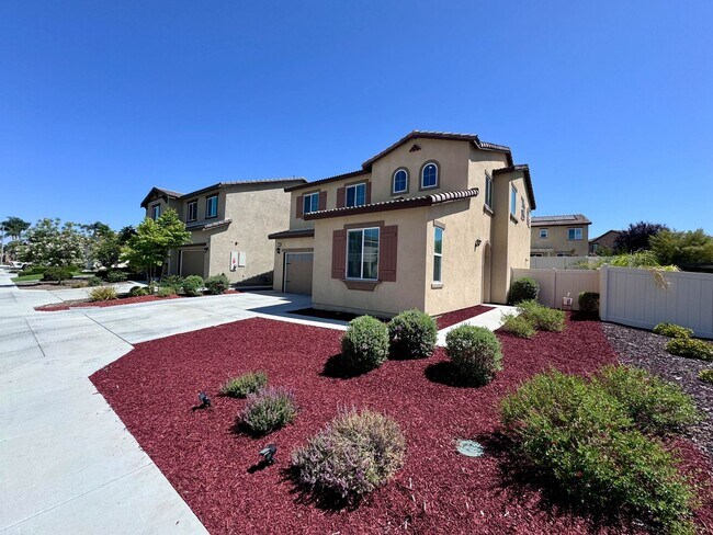 Building Photo - Stunning 4 bedroom 3 bathroom Murrieta hom...