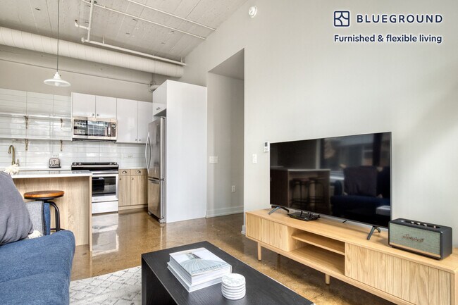 Foto del edificio - 676 North LaSalle Drive-SI FL4-ID897