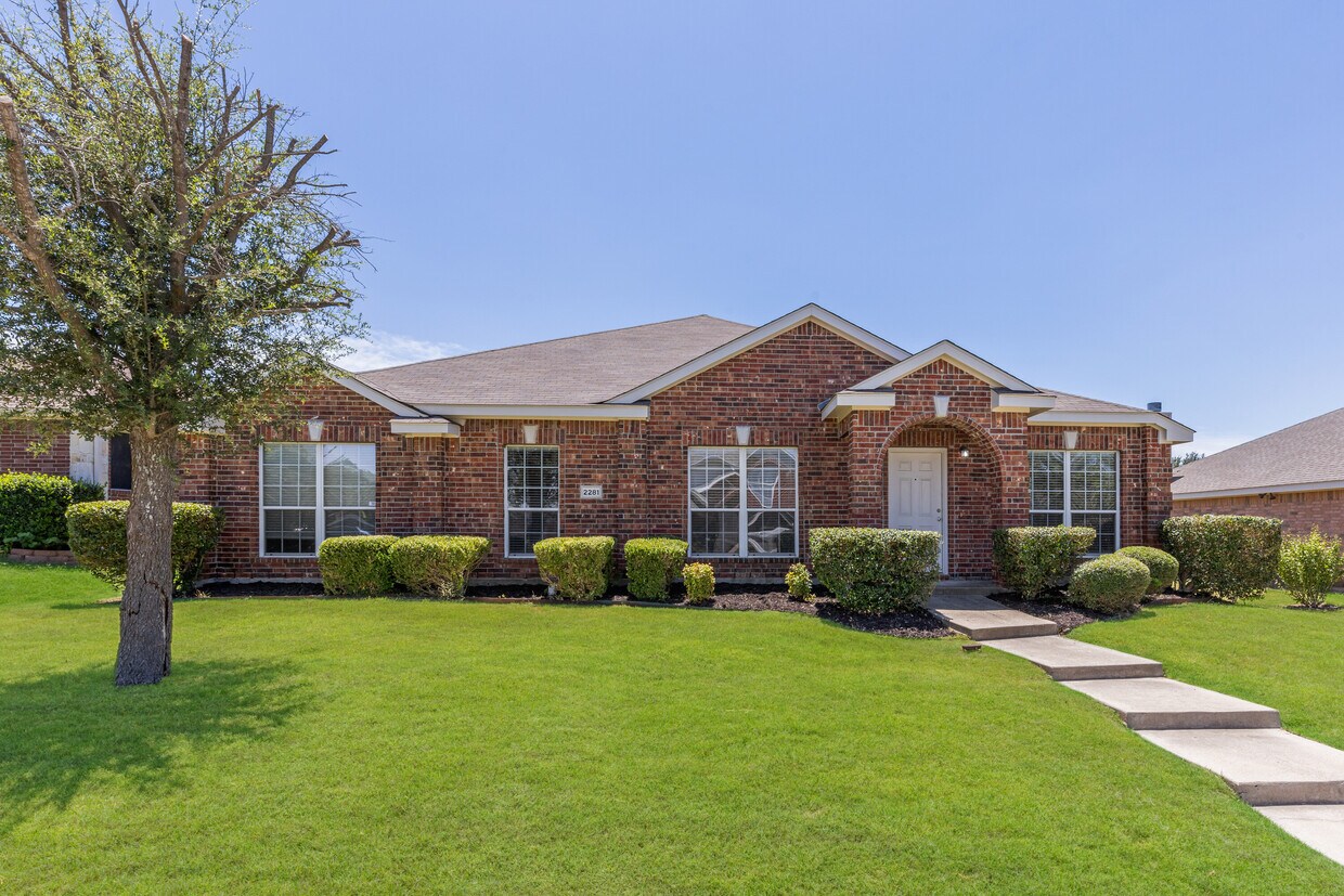 Foto principal - 2281 Fieldcrest Dr