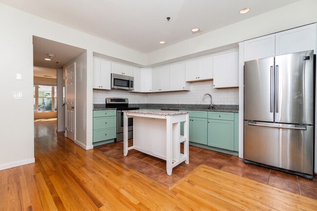 Kitchen - 189 Richdale Ave