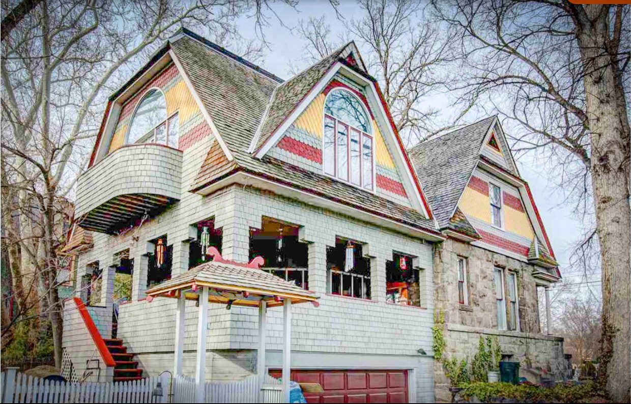 Primary Photo - 635 E Warm Springs Ave