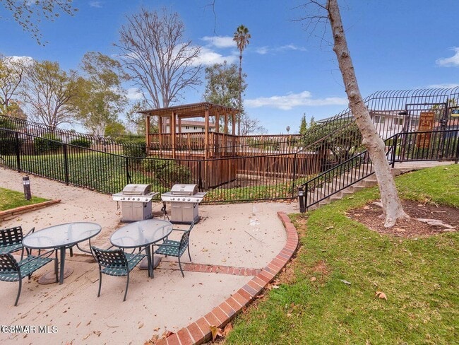 Building Photo - 31550 Agoura Rd