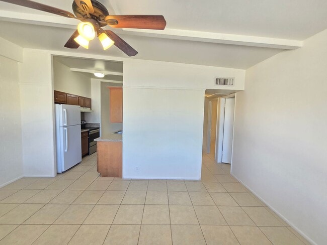 Foto del edificio - 2 Bed 1 Bath Spacious Apartment