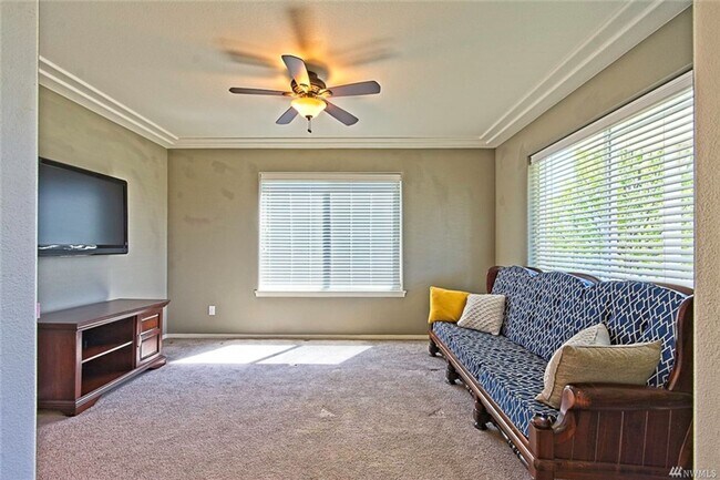 Foto del edificio - Beautiful 4 Bedroom Home