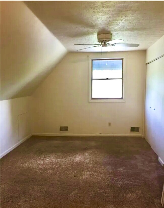 Espacio 1 - 276 Merriman Rd