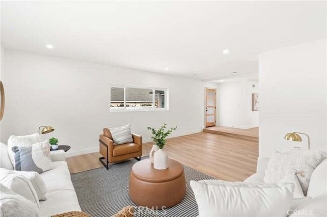 Foto del edificio - 6027 Daisy Pl