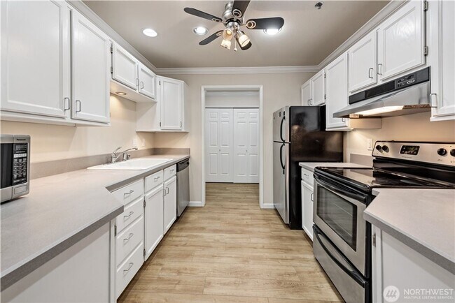 Foto del edificio - 2Bd/2Ba Bellevue Condo