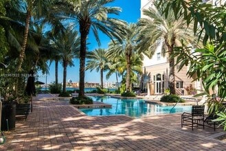 Building Photo - 17125 N Bay Rd