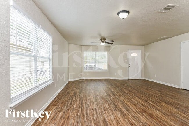 Foto del edificio - 11335 Saratoga Coach