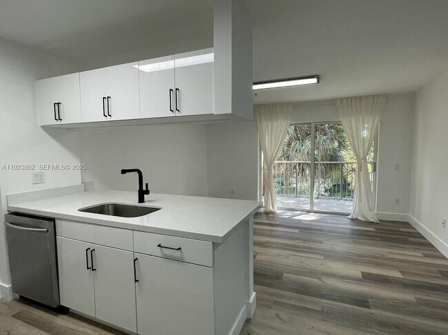 Foto del edificio - 440 S Park Rd