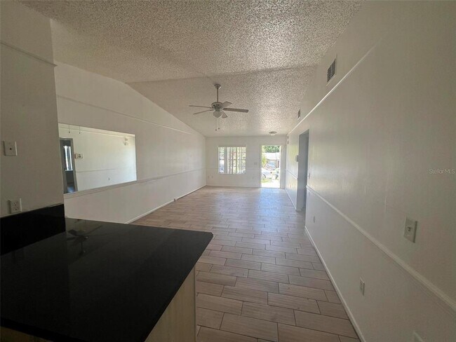 Building Photo - 1109 Woodman Way