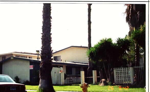 Building Photo - 184-190 W Guinida Ln