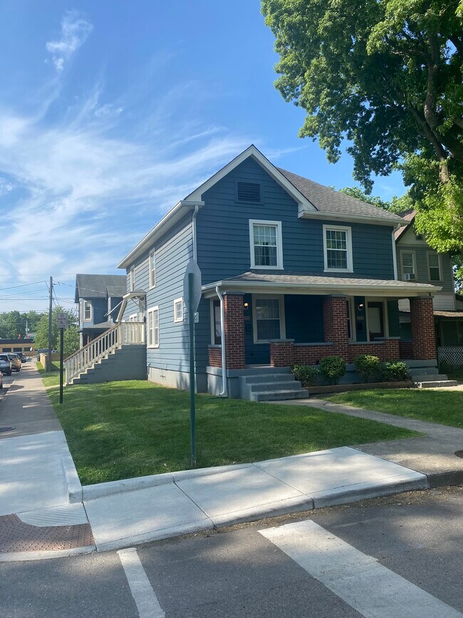 Building Photo - 1145 Woodlawn Ave