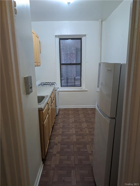 Building Photo - 2187 Holland Ave