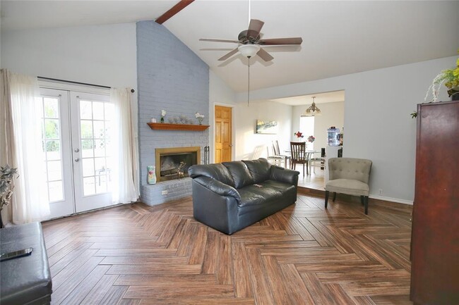 Foto del edificio - 204 Deerfield Park Dr