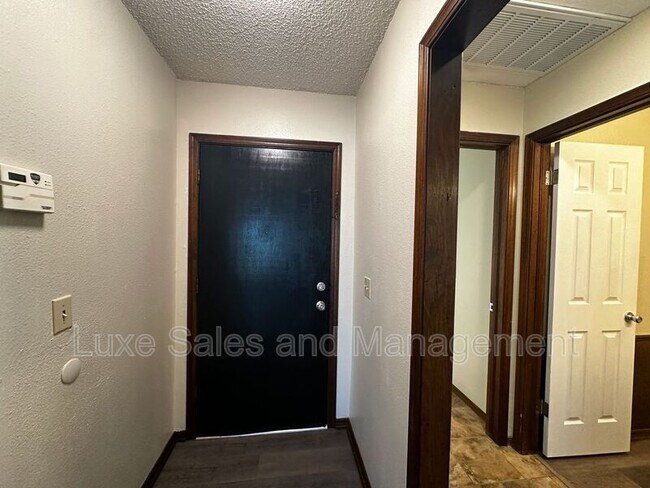 Foto del edificio - 535 N Davis Avenue