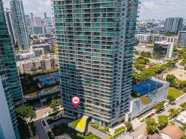 Foto del edificio - 501 NE 31st St