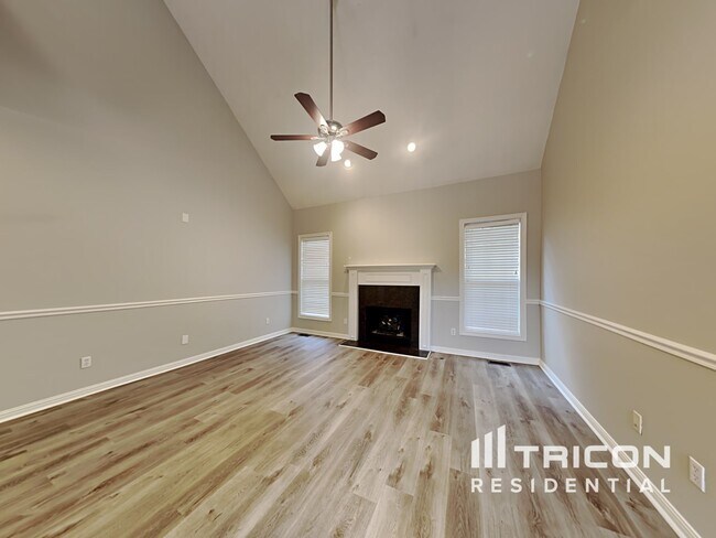 Building Photo - 105 Crooked Creek Court Hendersonville TN