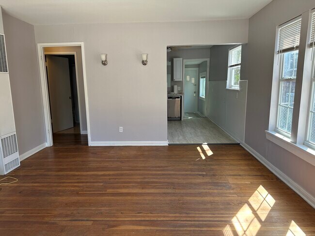 Building Photo - 1030 Canton