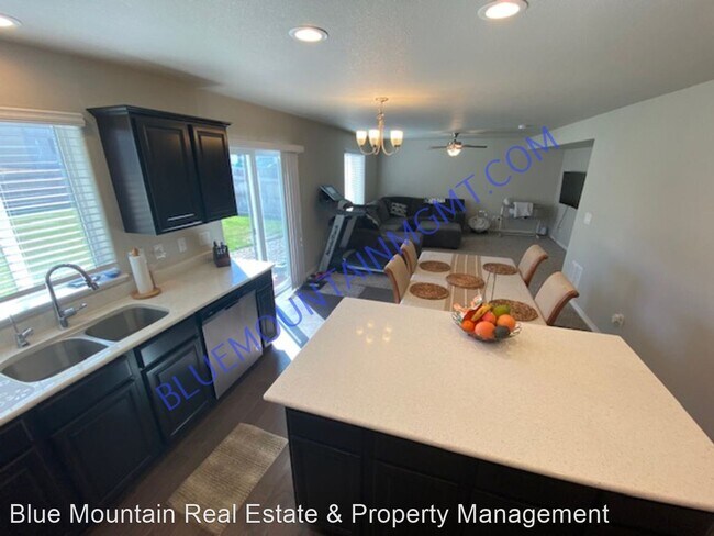 Foto del edificio - 4 br, 2.5 bath House - 6165 Shavers Dr