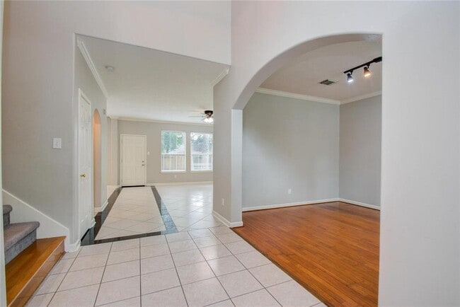 Building Photo - 27 Almond Branch Pl