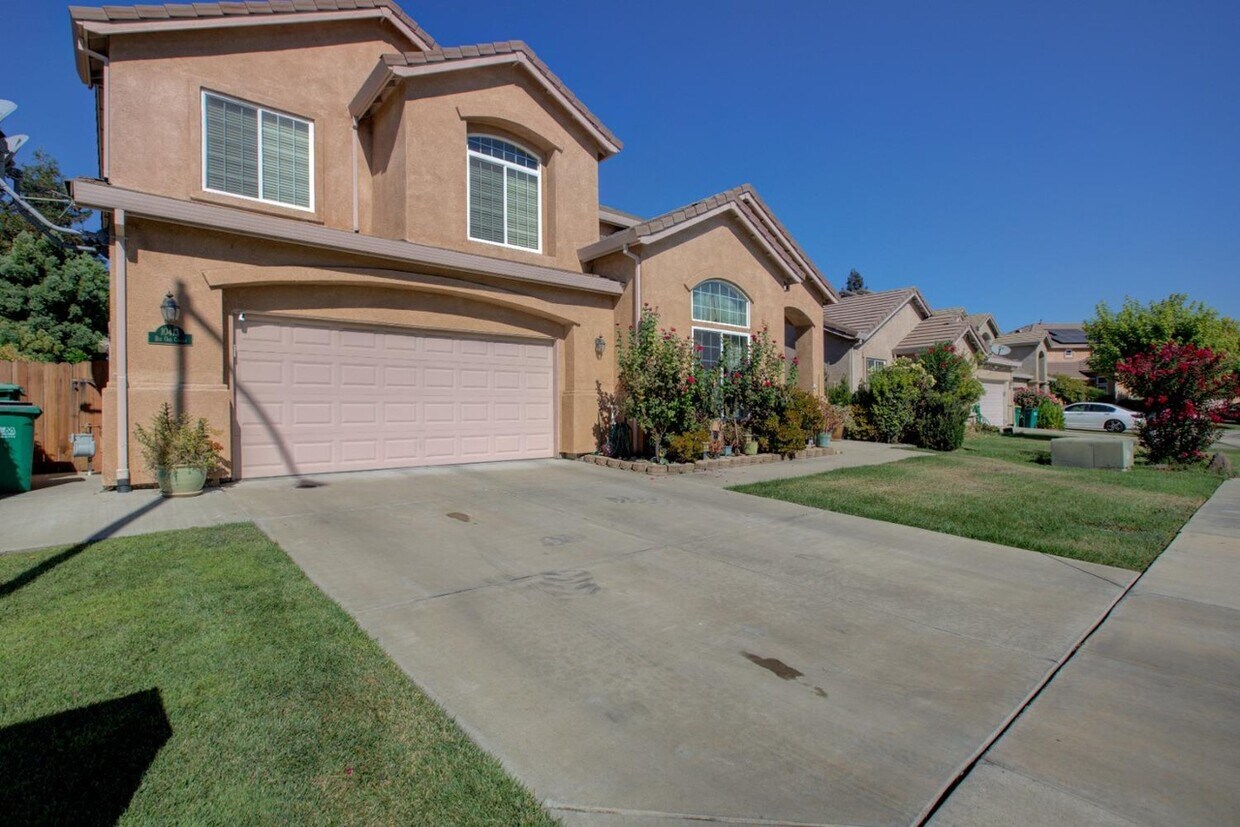 Primary Photo - 10413 Big Oak Cir