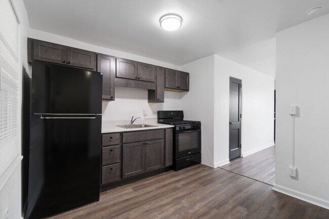 Foto del edificio - 2 bedrooms and 1 bathroom Townhouse in Mid...