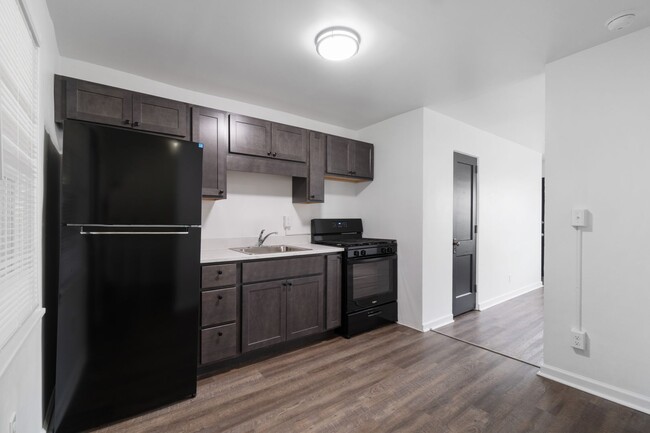 Foto del edificio - Newly Renovated 2-Bedroom Townhouse