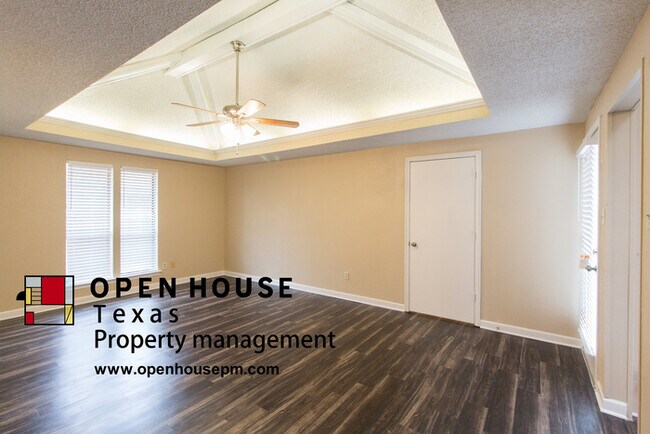 Building Photo - 1705 Callaway Dr, Plano