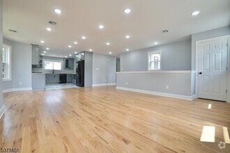 Building Photo - 226 Park Ave