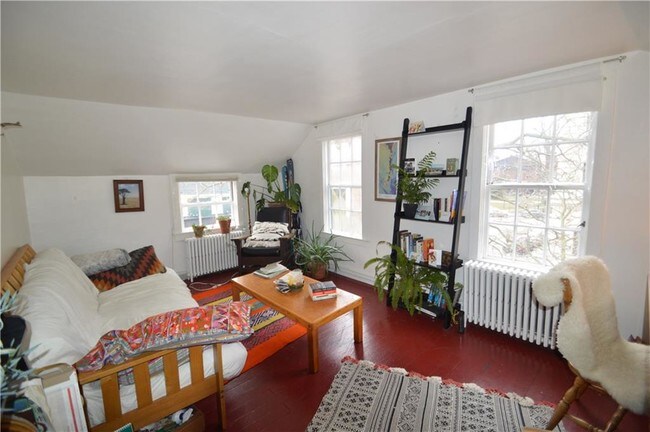 Building Photo - 4 Broadway AV, Unit#c C