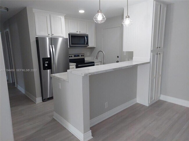 Foto del edificio - 1700 SE 15th St