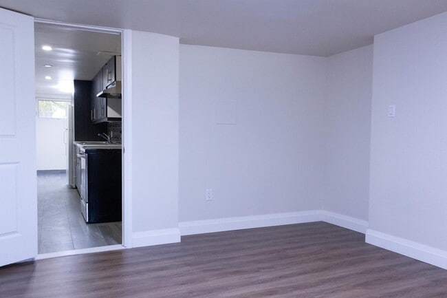 Photo du bâtiment - 114 Hess St S