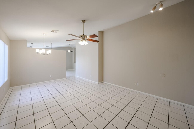 Building Photo - 3215 W Abraham Ln