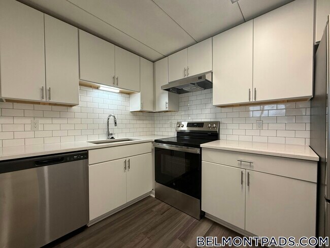 Building Photo - 55 Hill Rd