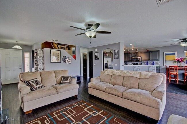 Building Photo - 31325 N Shale Dr