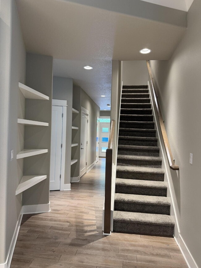 Building Photo - 3070 Lazy River Dr