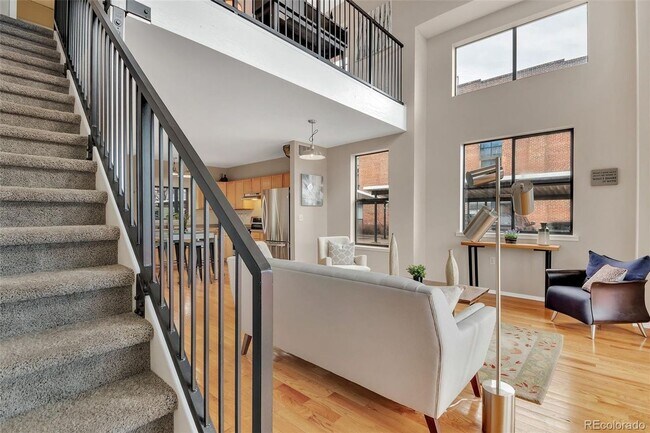 Foto del edificio - 3245 Blake St