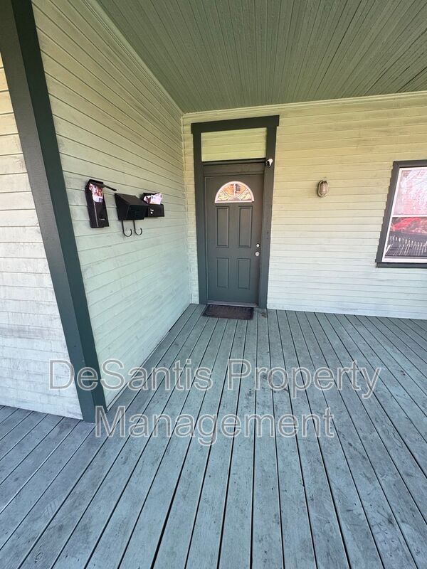 Building Photo - 508 Chestnut St