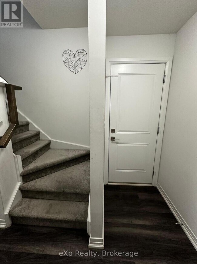 Photo du bâtiment - 575 Woodward Ave