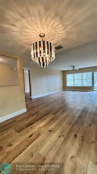 Foto del edificio - 10777 W Sample Rd