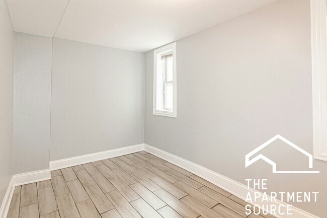 Foto del edificio - 2968 N Ridgeway Ave
