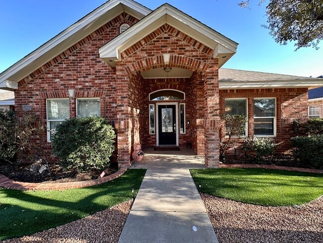 Foto del edificio - 5205 Greathouse Ave