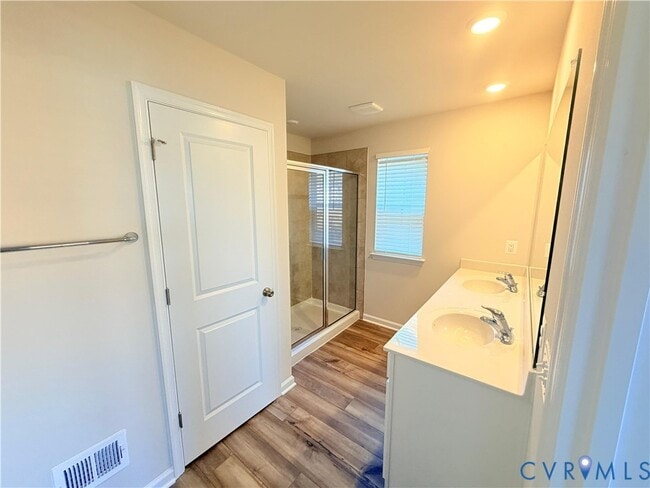 Foto del edificio - 8772 Pioneer Hl Dr