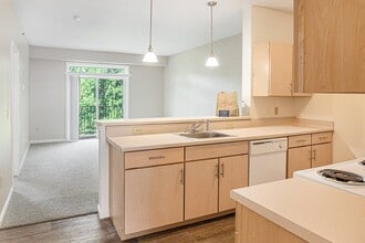 Building Photo - Limestone Creek Apartment Homes