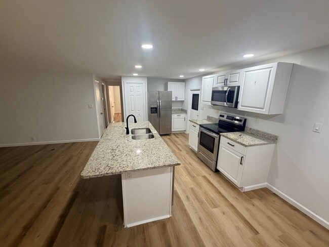 Foto del edificio - 7412 Western Cir Dr