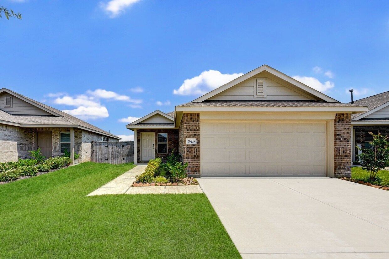 Foto principal - Charming 3-bedroom, 2-bathroom home!